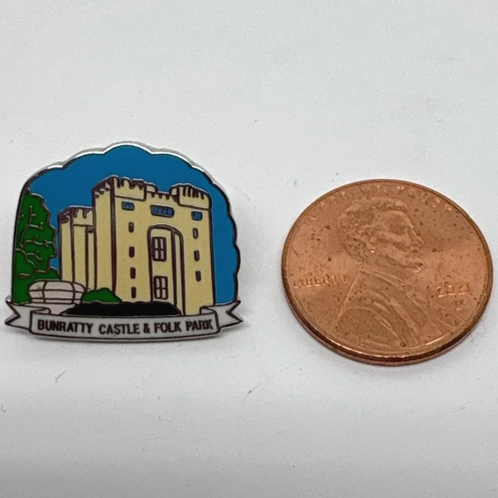 Bunratty Castle & Folk Park Ireland Enamel Souvenir Pin County Clare Irish